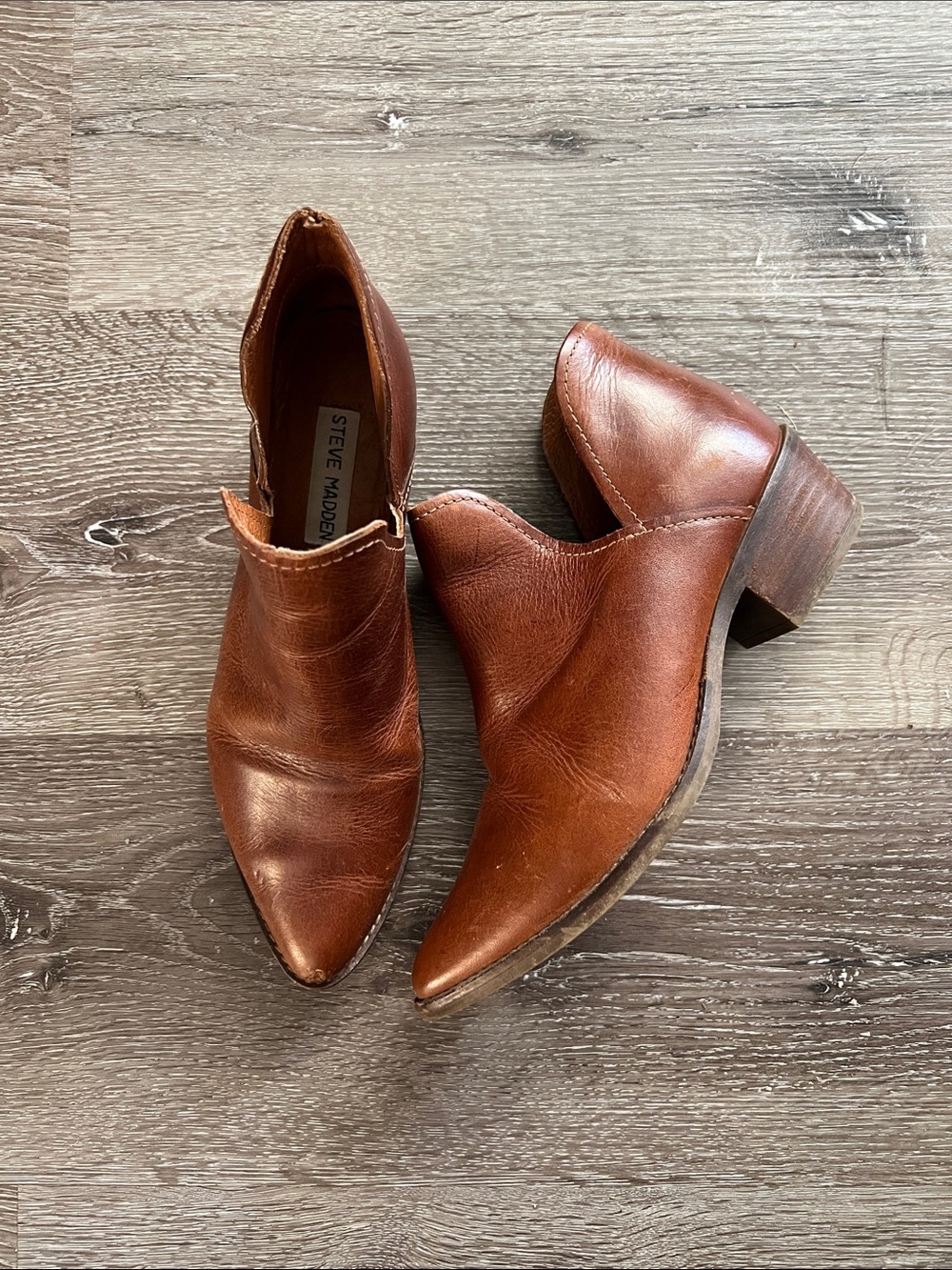 Steve Madden “Austin” Tan Leather Cutout Pointed Ankle Booties